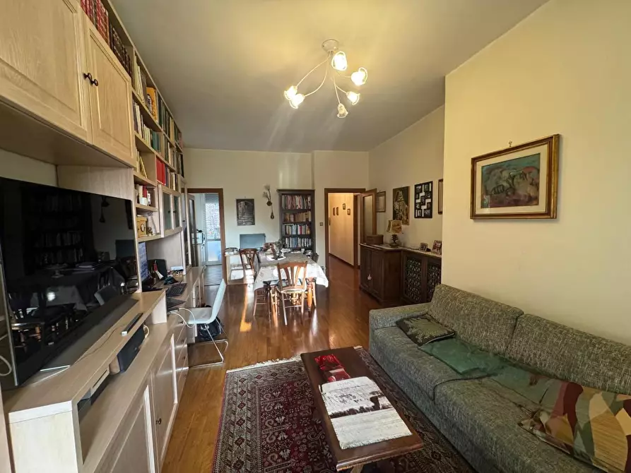 Immagine 2 di Appartamento in vendita  a Siena