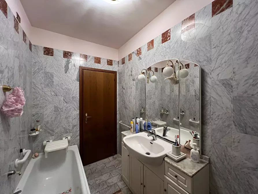 Immagine 6 di Appartamento in vendita  a Santa Maria A Monte