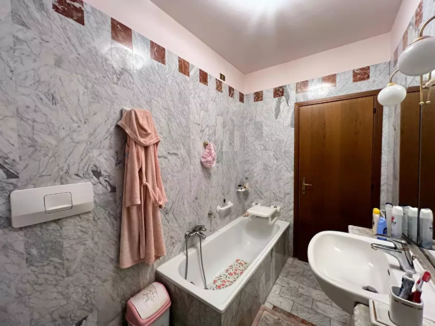 Immagine 9 di Appartamento in vendita  a Santa Maria A Monte