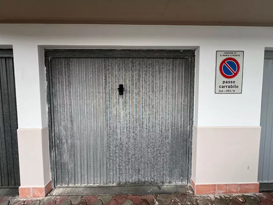 Immagine 25 di Appartamento in vendita  a Santa Maria A Monte