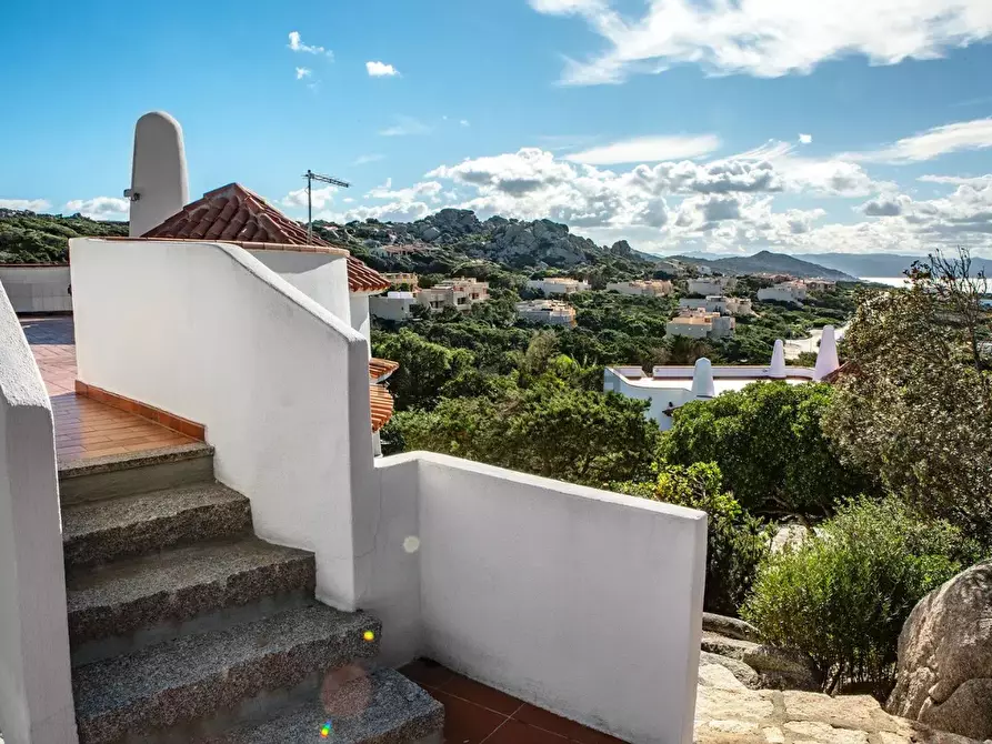Immagine 3 di Villa in vendita  a Santa Teresa Gallura