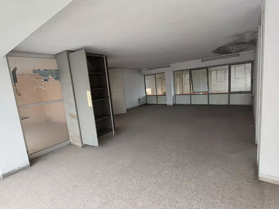 Immagine 6 di Magazzino in vendita  a Pontedera