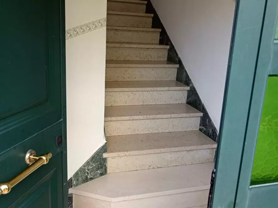 Immagine 3 di Appartamento in vendita  a Massa