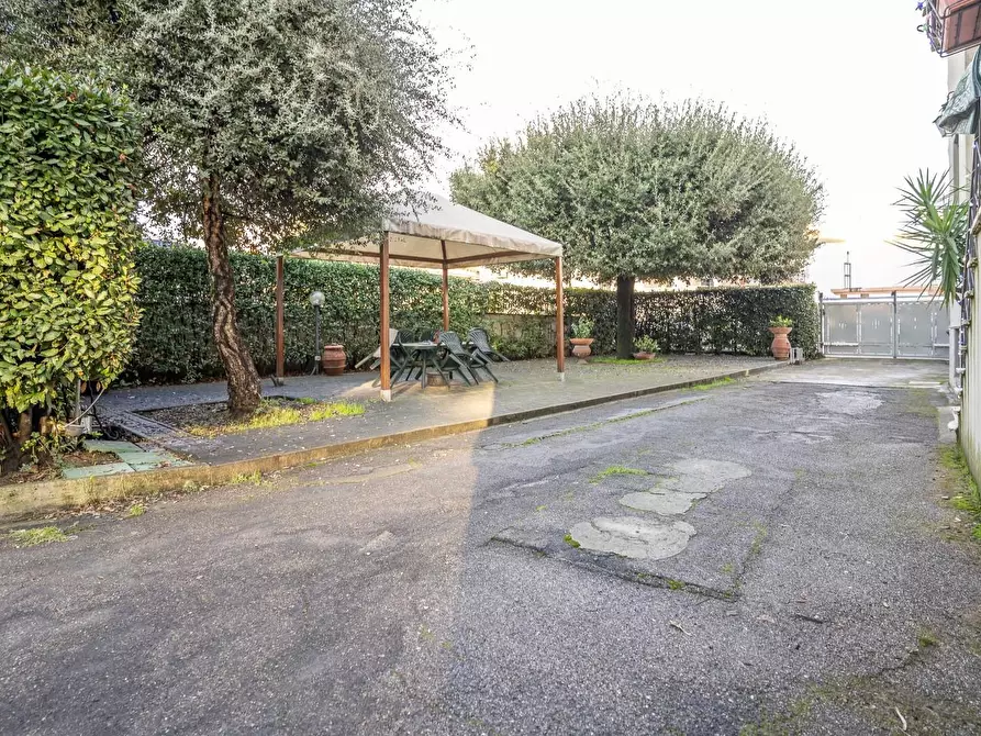 Immagine 17 di Villa in vendita  a Empoli