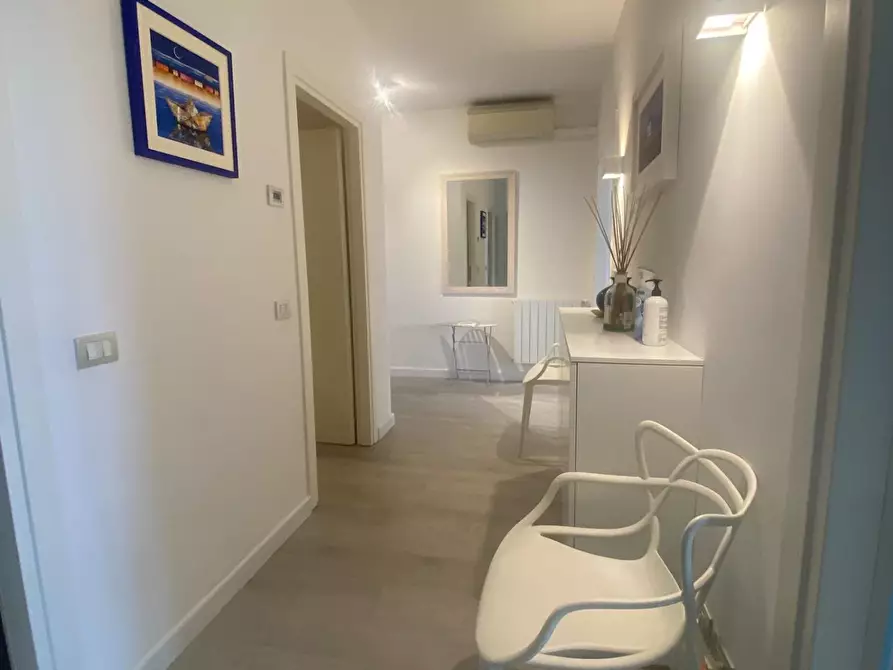 Immagine 6 di Appartamento in vendita  a Camaiore