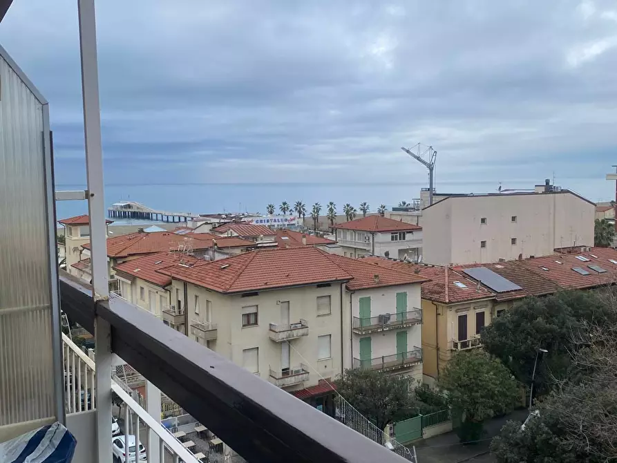 Immagine 2 di Appartamento in vendita  a Camaiore