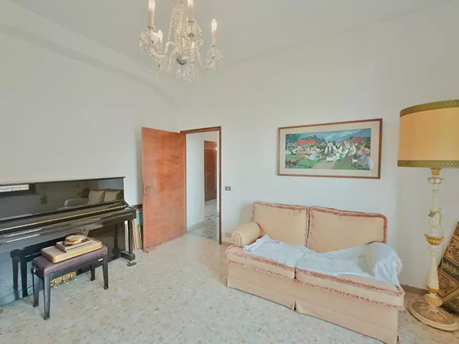 Immagine 26 di Appartamento in vendita  a Siena