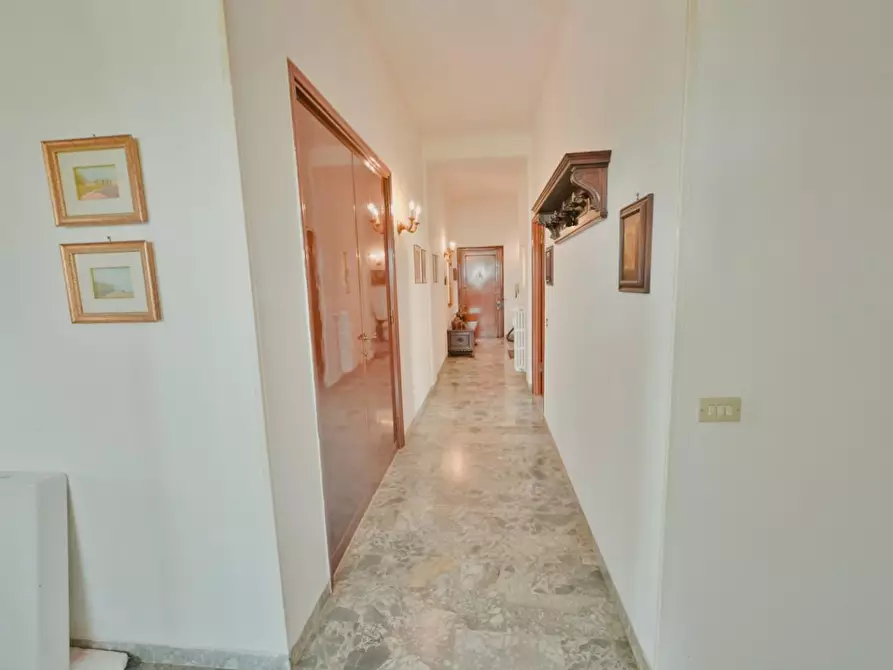 Immagine 24 di Appartamento in vendita  a Siena