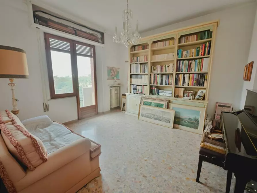 Immagine 25 di Appartamento in vendita  a Siena