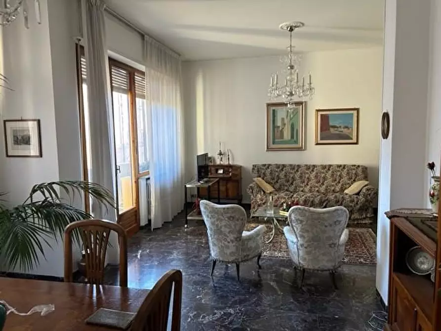 Immagine 2 di Appartamento in vendita  a Siena