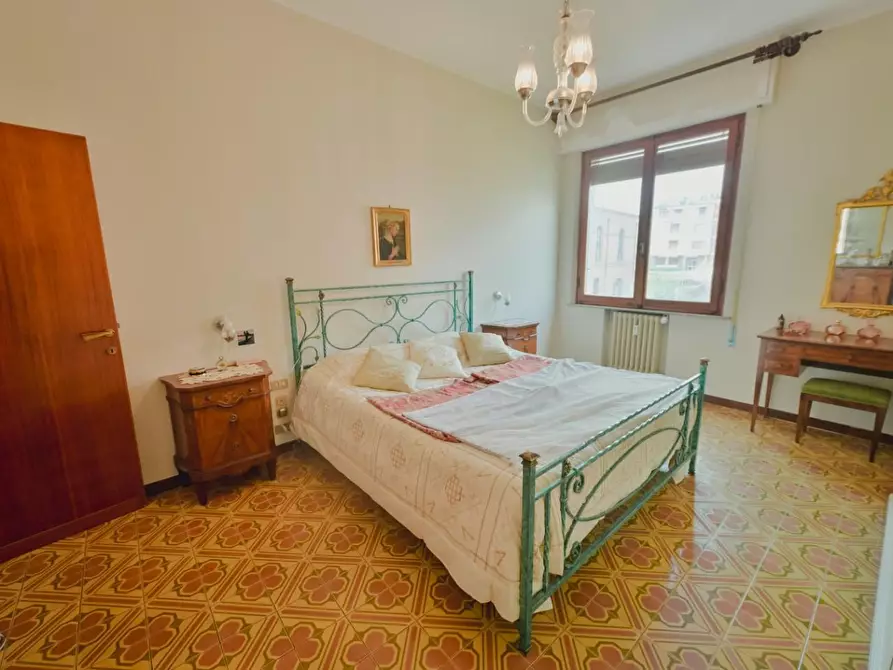 Immagine 14 di Appartamento in vendita  a Siena