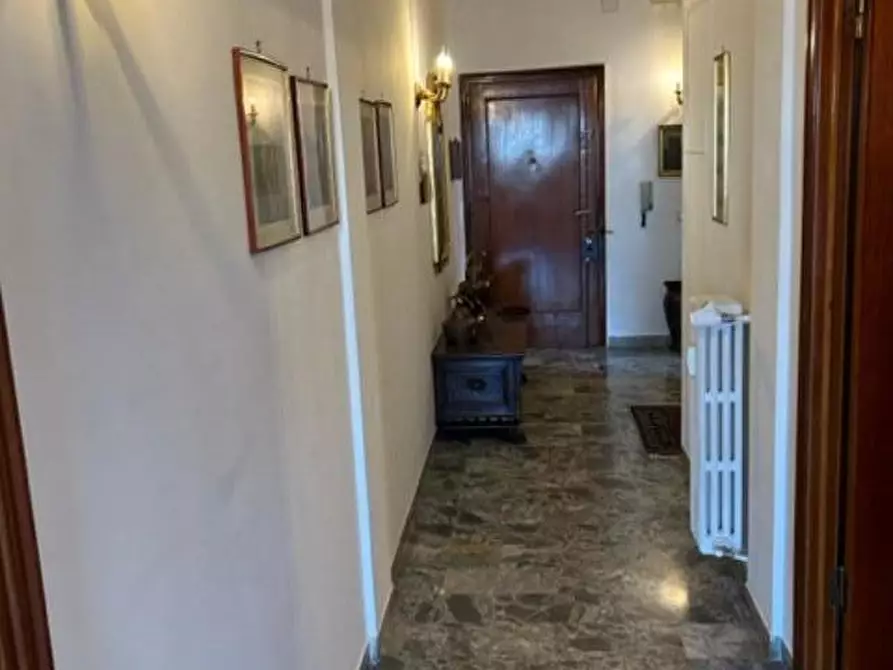 Immagine 10 di Appartamento in vendita  a Siena