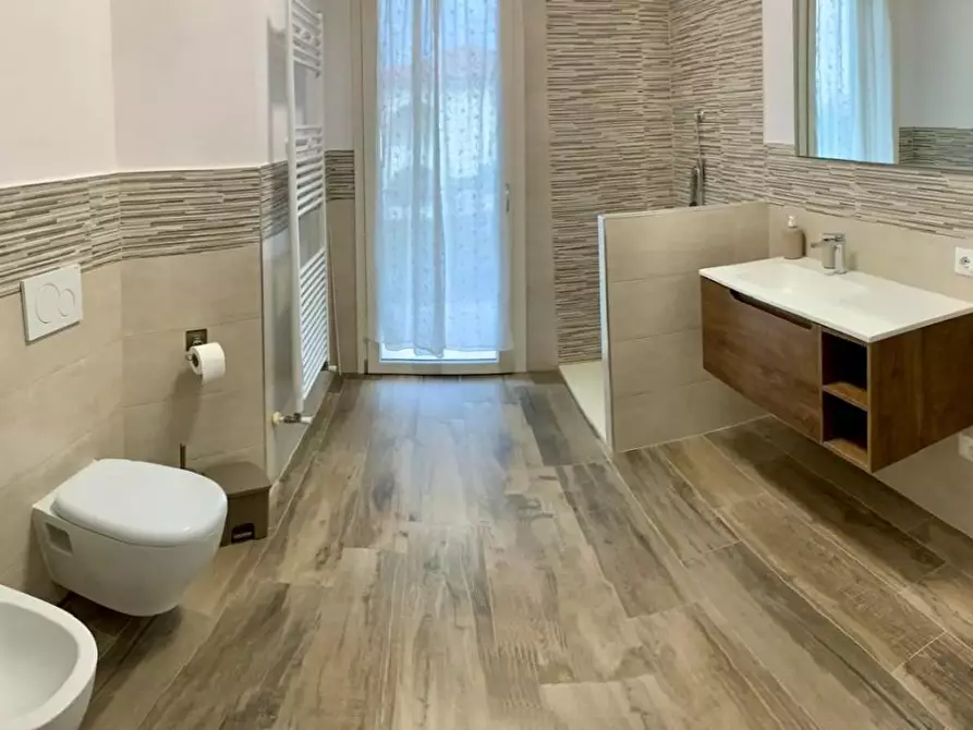 Immagine 28 di Villa in vendita  a Camaiore