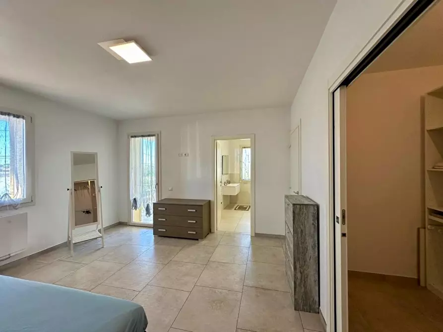 Immagine 18 di Villa in vendita  a Camaiore