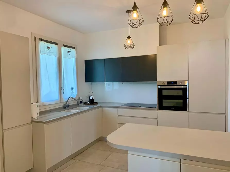 Immagine 34 di Villa in vendita  a Camaiore