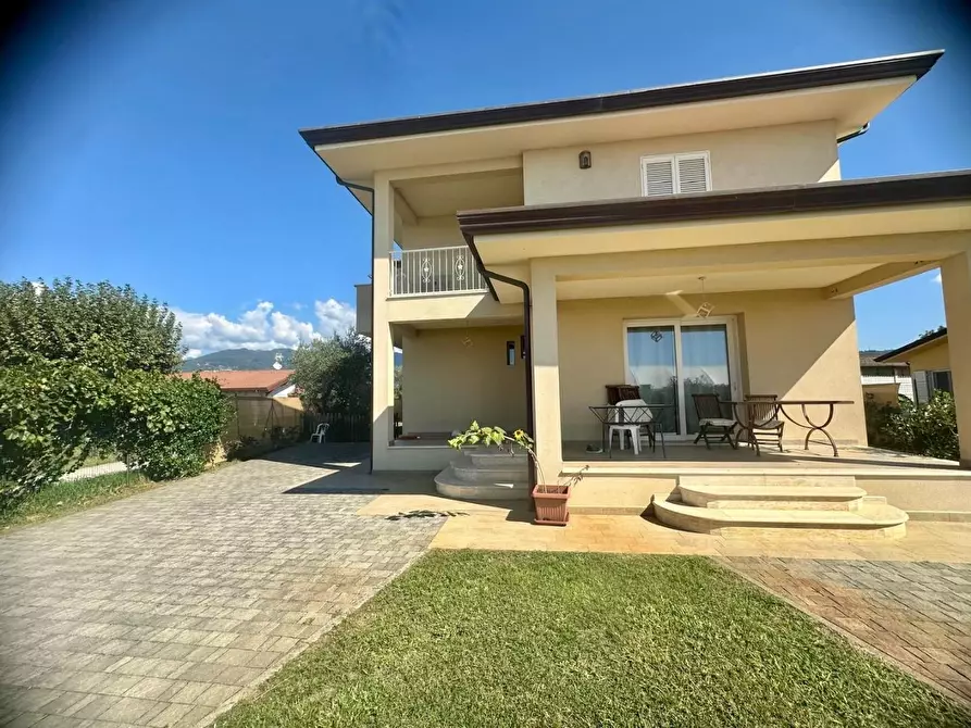 Immagine 27 di Villa in vendita  a Camaiore
