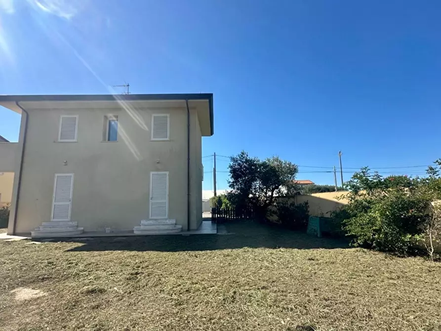Immagine 19 di Villa in vendita  a Camaiore