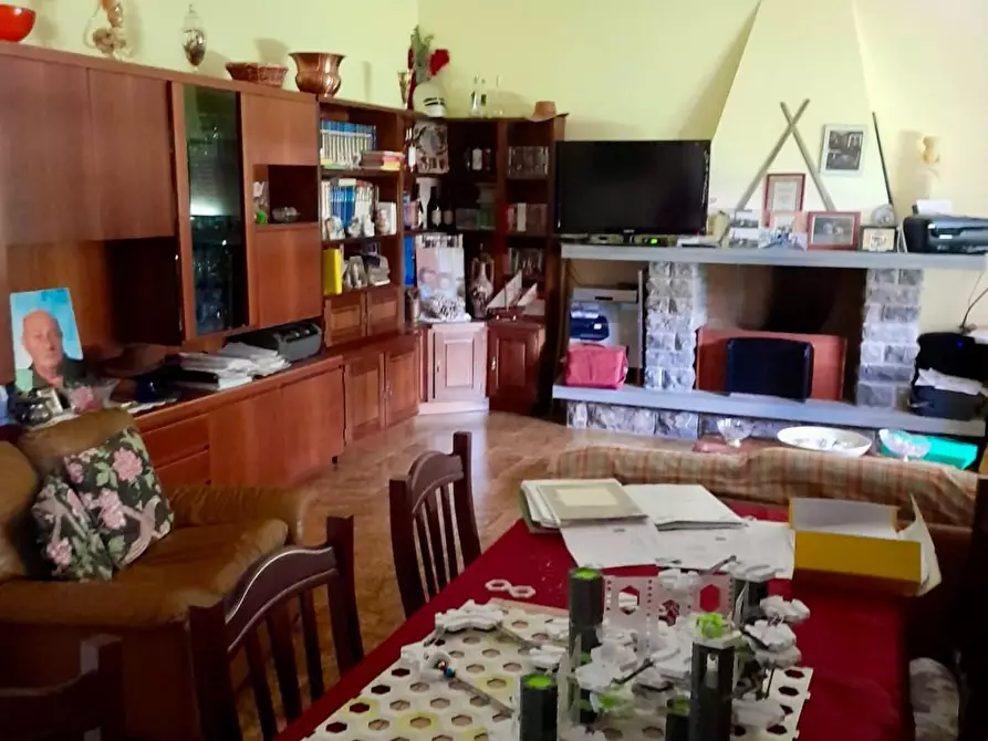 Immagine 4 di Villa in vendita  a Camaiore