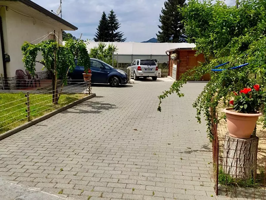 Immagine 19 di Villa in vendita  a Camaiore