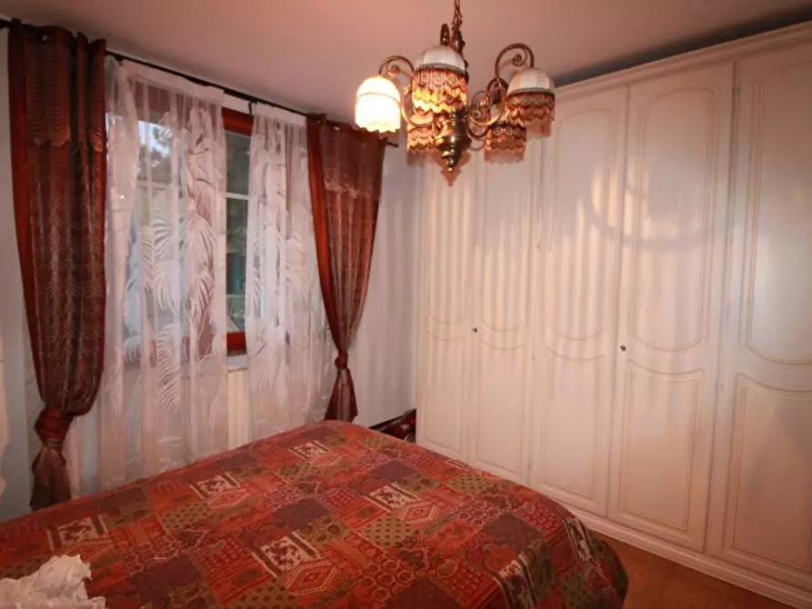 Immagine 8 di Villa in vendita  a Pontedera