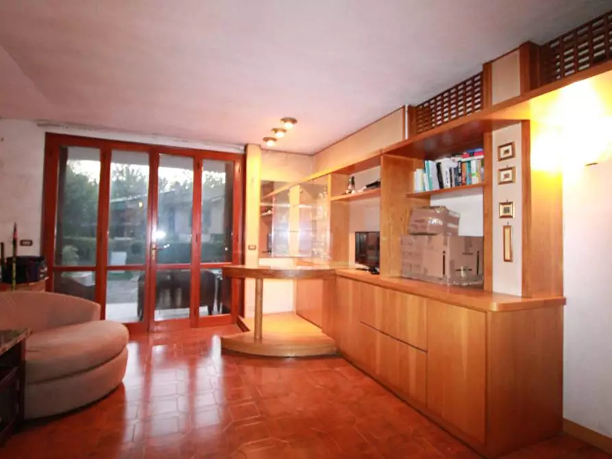 Immagine 12 di Villa in vendita  a Pontedera