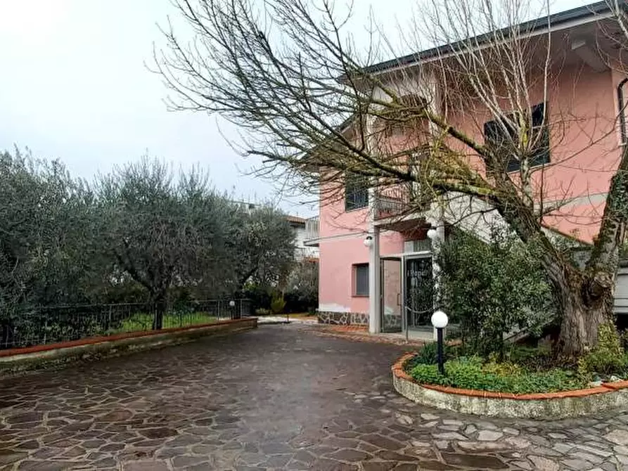 Immagine 26 di Villa in vendita  a Castelfranco Di Sotto