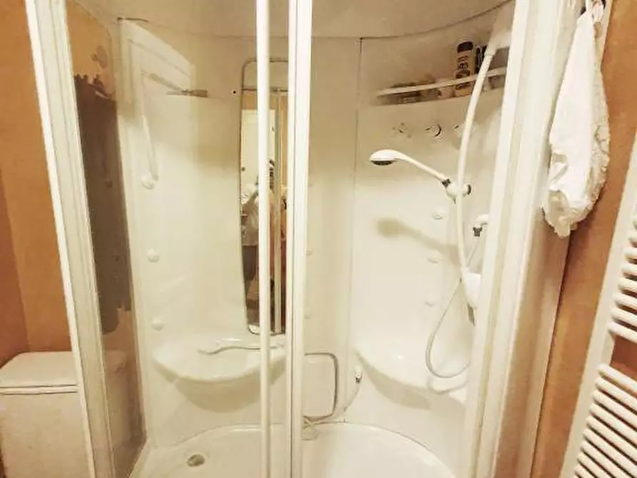 Immagine 21 di Villa in vendita  a Calcinaia