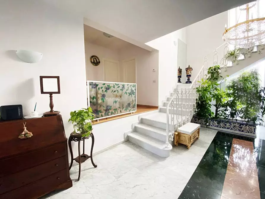 Immagine 6 di Villa in vendita  a Calcinaia