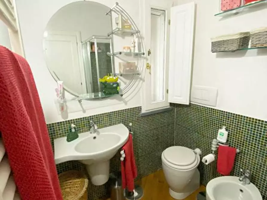 Immagine 31 di Villa in vendita  a Calcinaia