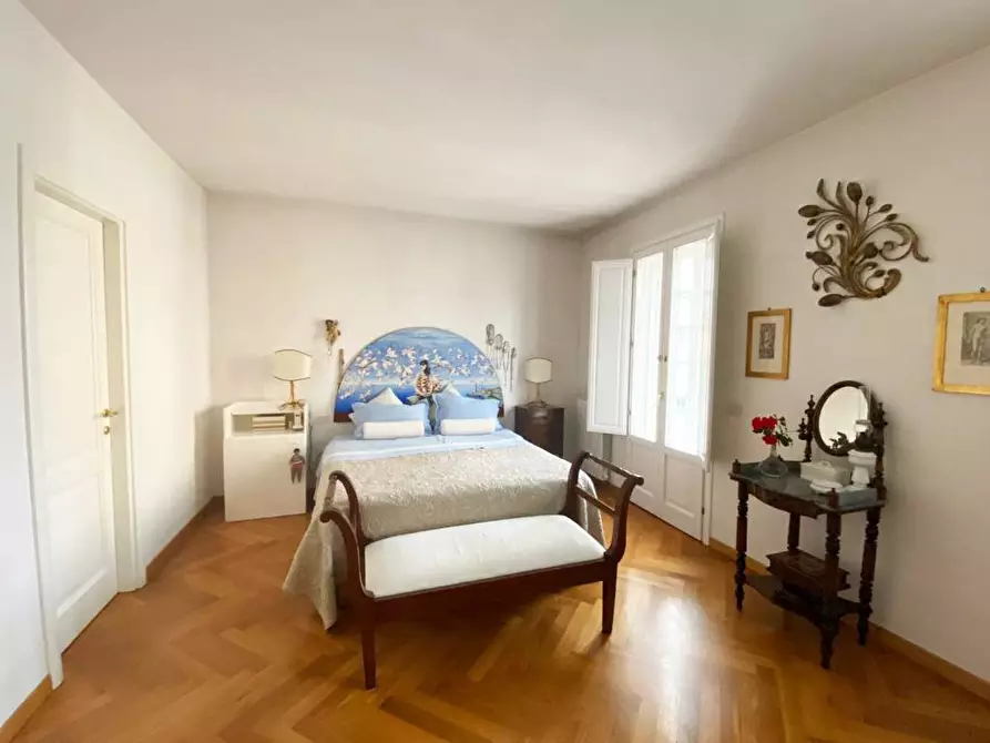 Immagine 17 di Villa in vendita  a Calcinaia