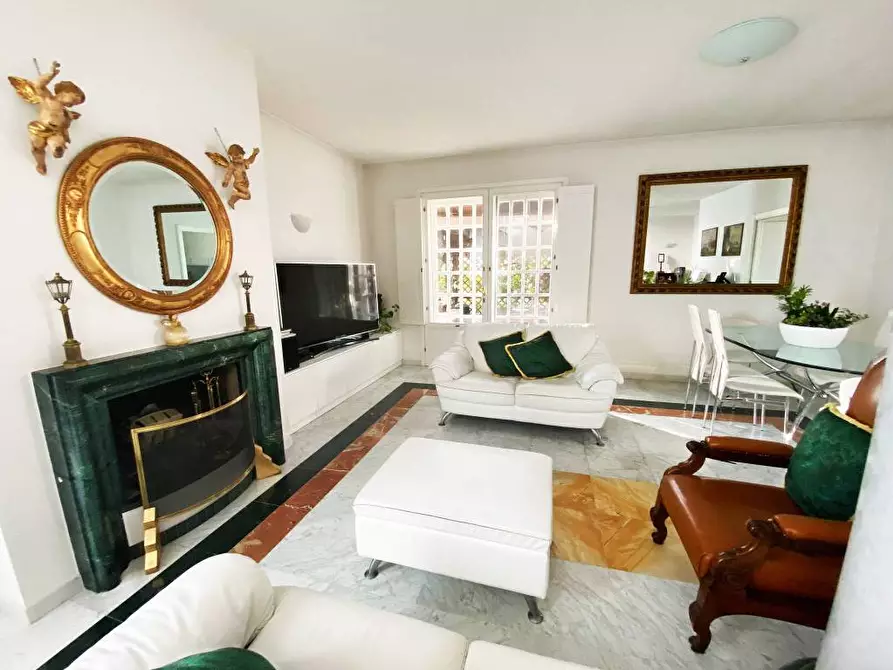 Immagine 8 di Villa in vendita  a Calcinaia