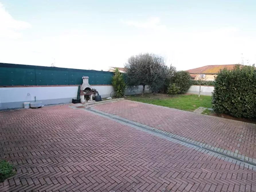 Immagine 26 di Villa in vendita  a Montopoli In Val D'arno