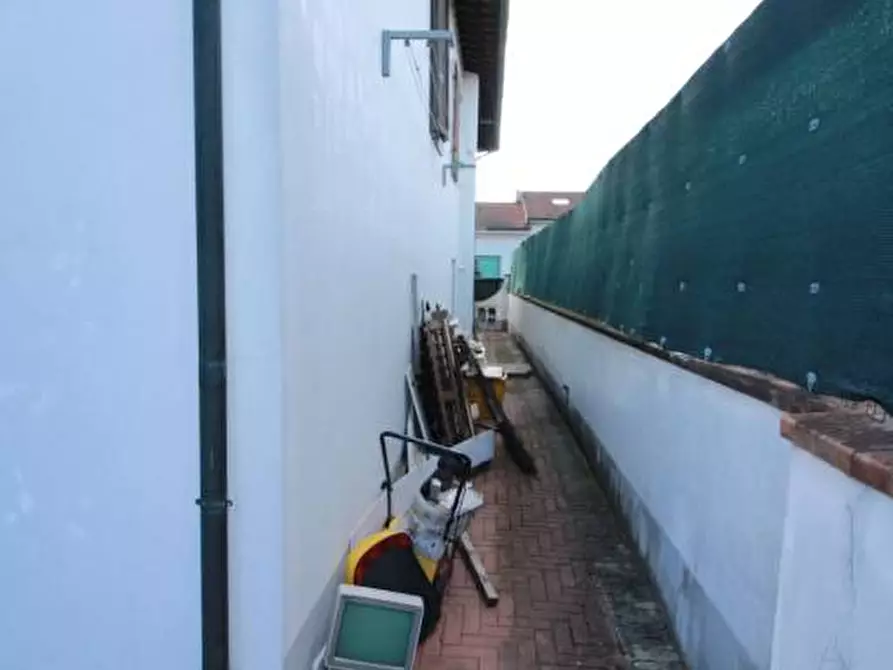 Immagine 29 di Villa in vendita  a Montopoli In Val D'arno