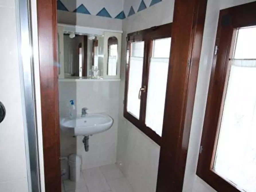 Immagine 8 di Villa in vendita  a Montopoli In Val D'arno