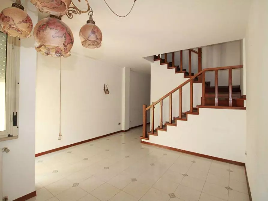 Immagine 1 di Appartamento in vendita  a Pontedera