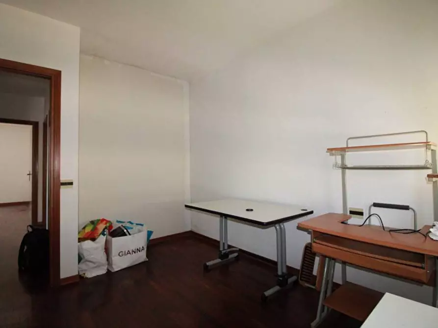 Immagine 17 di Appartamento in vendita  a Pontedera