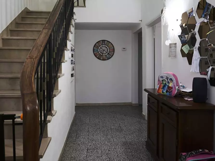 Immagine 2 di Casa indipendente in vendita  a Capraia E Limite