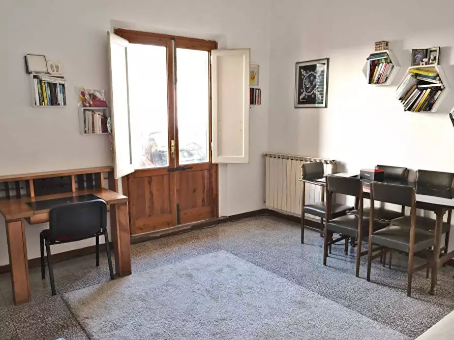 Immagine 5 di Casa indipendente in vendita  a Capraia E Limite