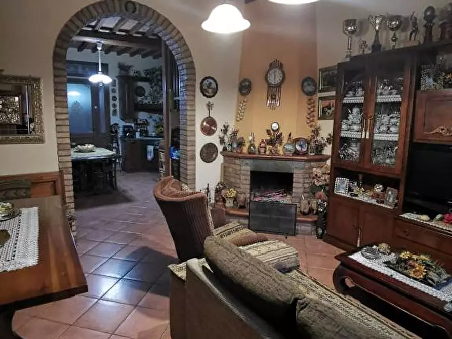 Immagine 2 di Casa indipendente in vendita  a Terricciola