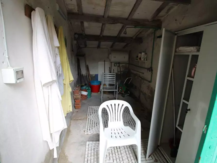 Immagine 21 di Villa in vendita  a Vicopisano