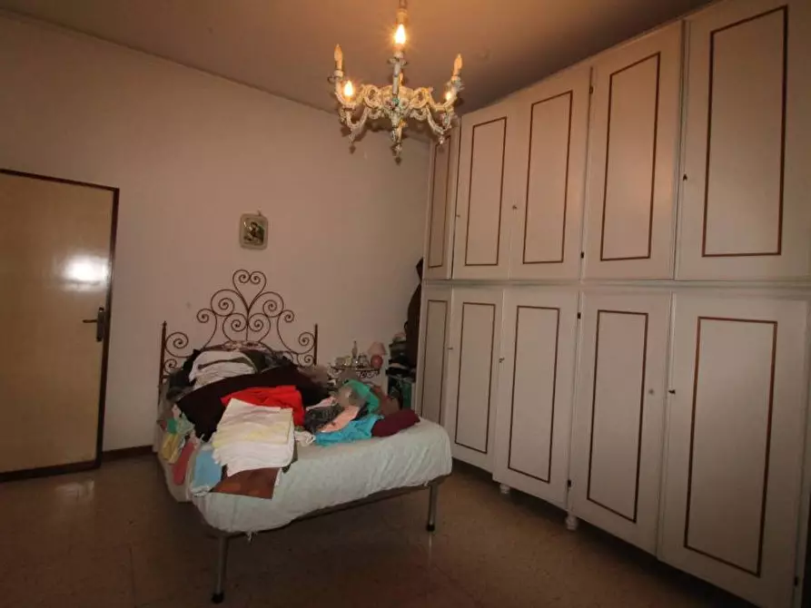 Immagine 9 di Villa in vendita  a Vicopisano