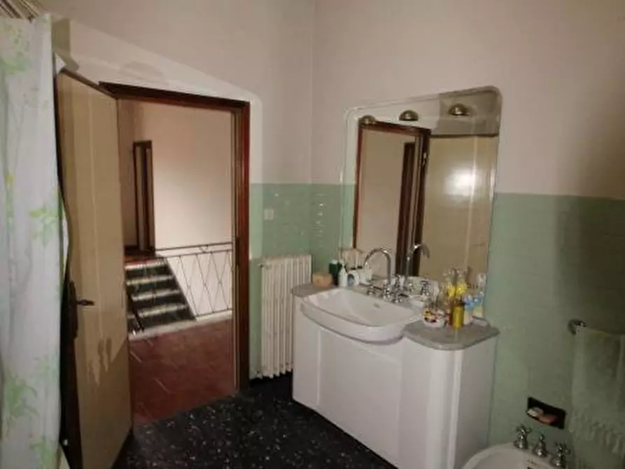 Immagine 7 di Villa in vendita  a Vicopisano