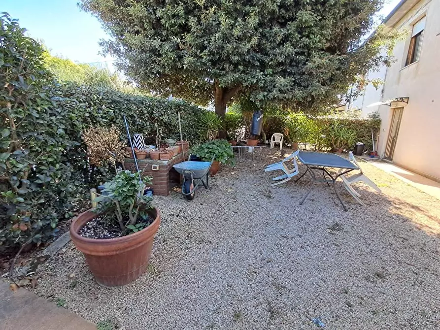 Immagine 1 di Casa indipendente in vendita  a Crespina Lorenzana