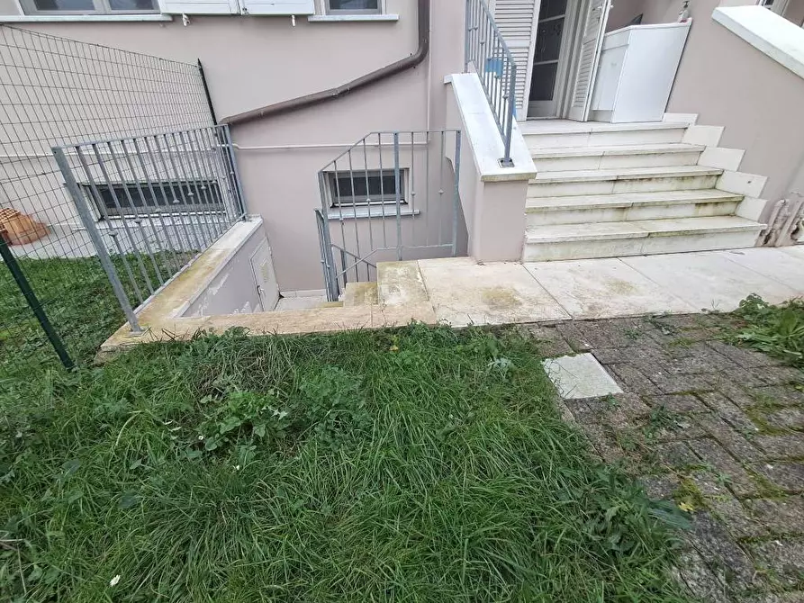 Immagine 30 di Villa in vendita  a Crespina Lorenzana