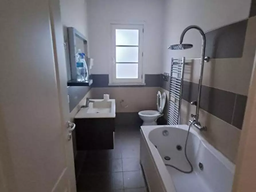 Immagine 33 di Villa in vendita  a Crespina Lorenzana