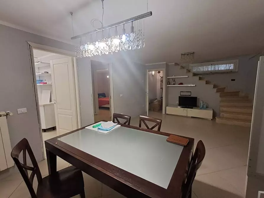 Immagine 5 di Villa in vendita  a Crespina Lorenzana