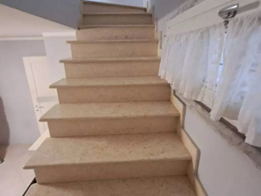 Immagine 22 di Villa in vendita  a Crespina Lorenzana