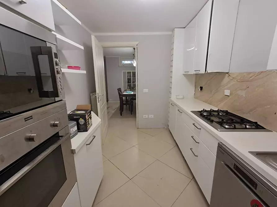 Immagine 10 di Villa in vendita  a Crespina Lorenzana