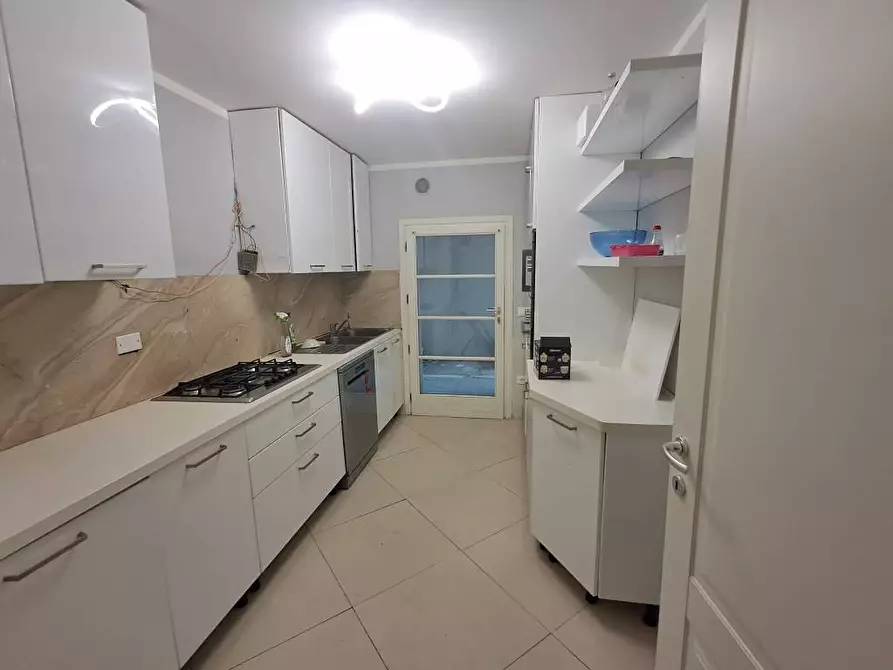 Immagine 8 di Villa in vendita  a Crespina Lorenzana