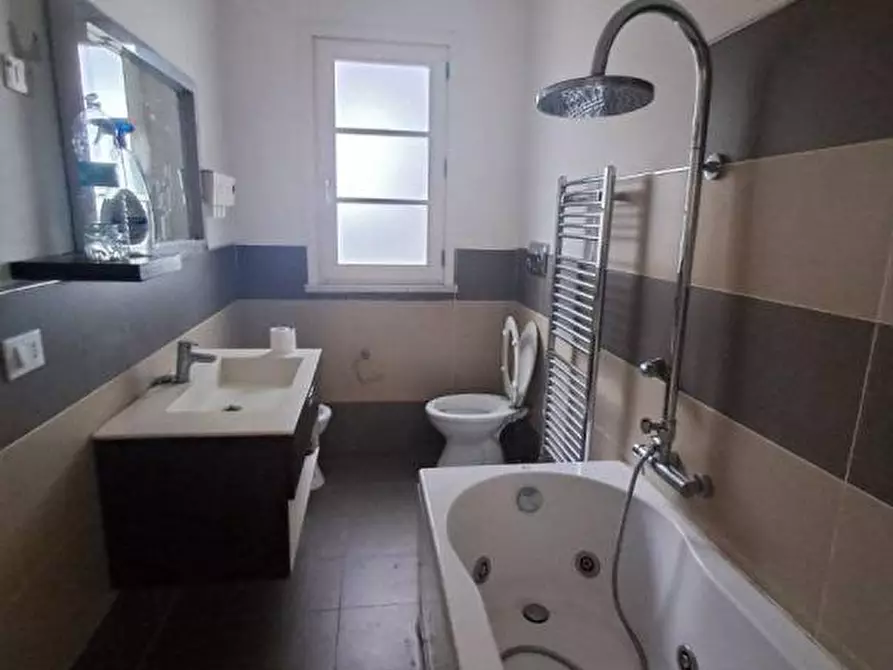 Immagine 31 di Villa in vendita  a Crespina Lorenzana